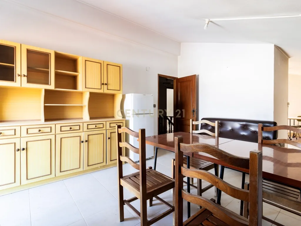 MORADIA EXCLUSIVA EM ALCOBAÇA – CONFORTO, ESPAÇO E POTENCIAL DE INVESTIMENTO! - Image 29