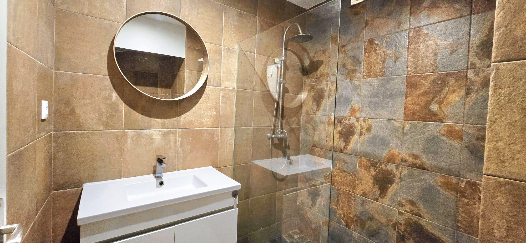 Fotografia 10 de Apartamento T3 em Almada – Conforto, Luz e Espaço Exterior