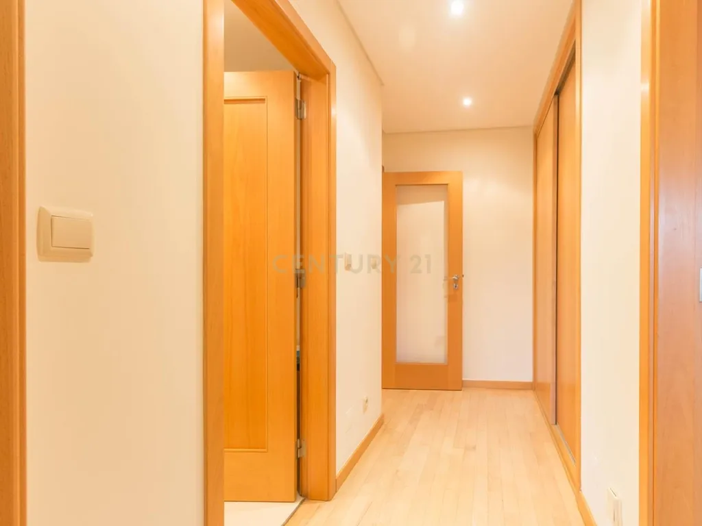 Apartamento Moderno em Carcavelos com Vista e Proximidade à Praia - Image 11