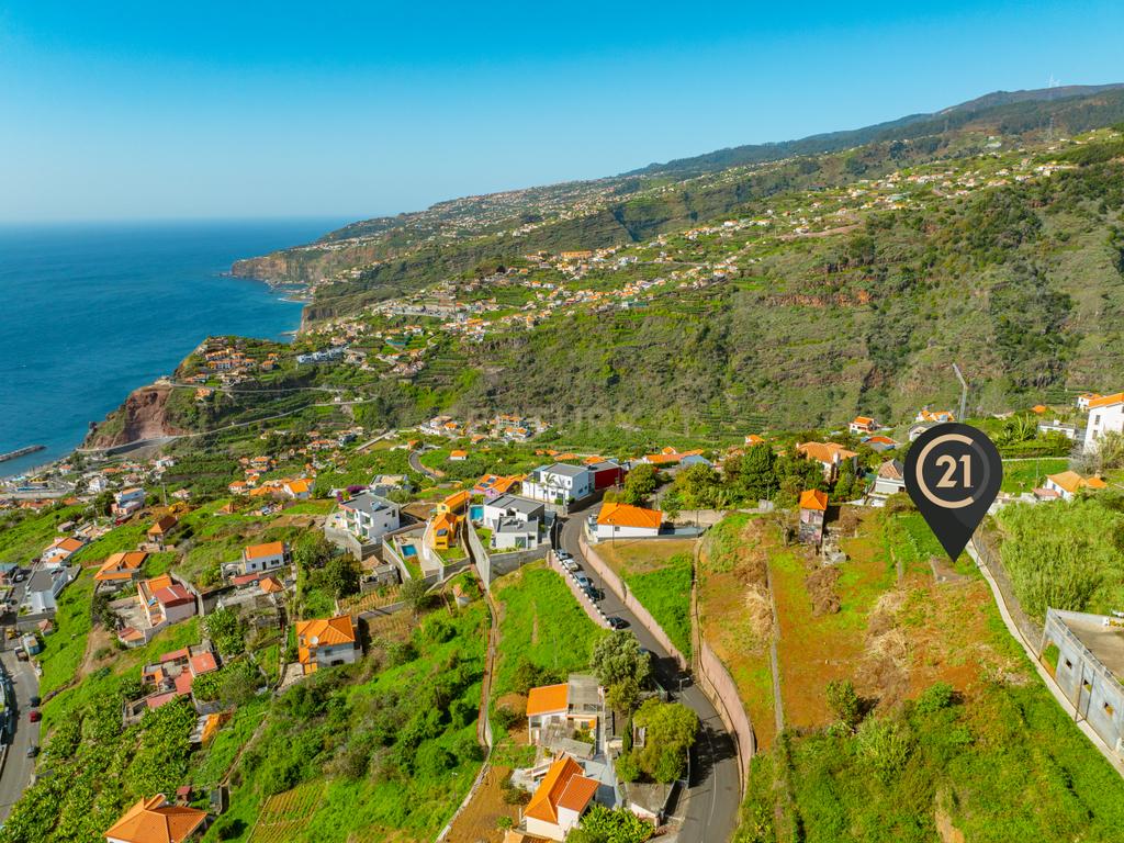 Terreno de Excelência | 3 Terrenos com Licença de Construção Emitida | Projeto para 5 Moradias de Prestígio | Vista Panorâmica para o Mar - Image 33