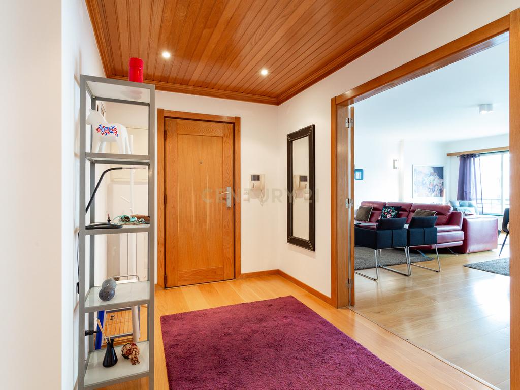 Apartamento T4 mobilado no Parque dos Príncipes - Image 10