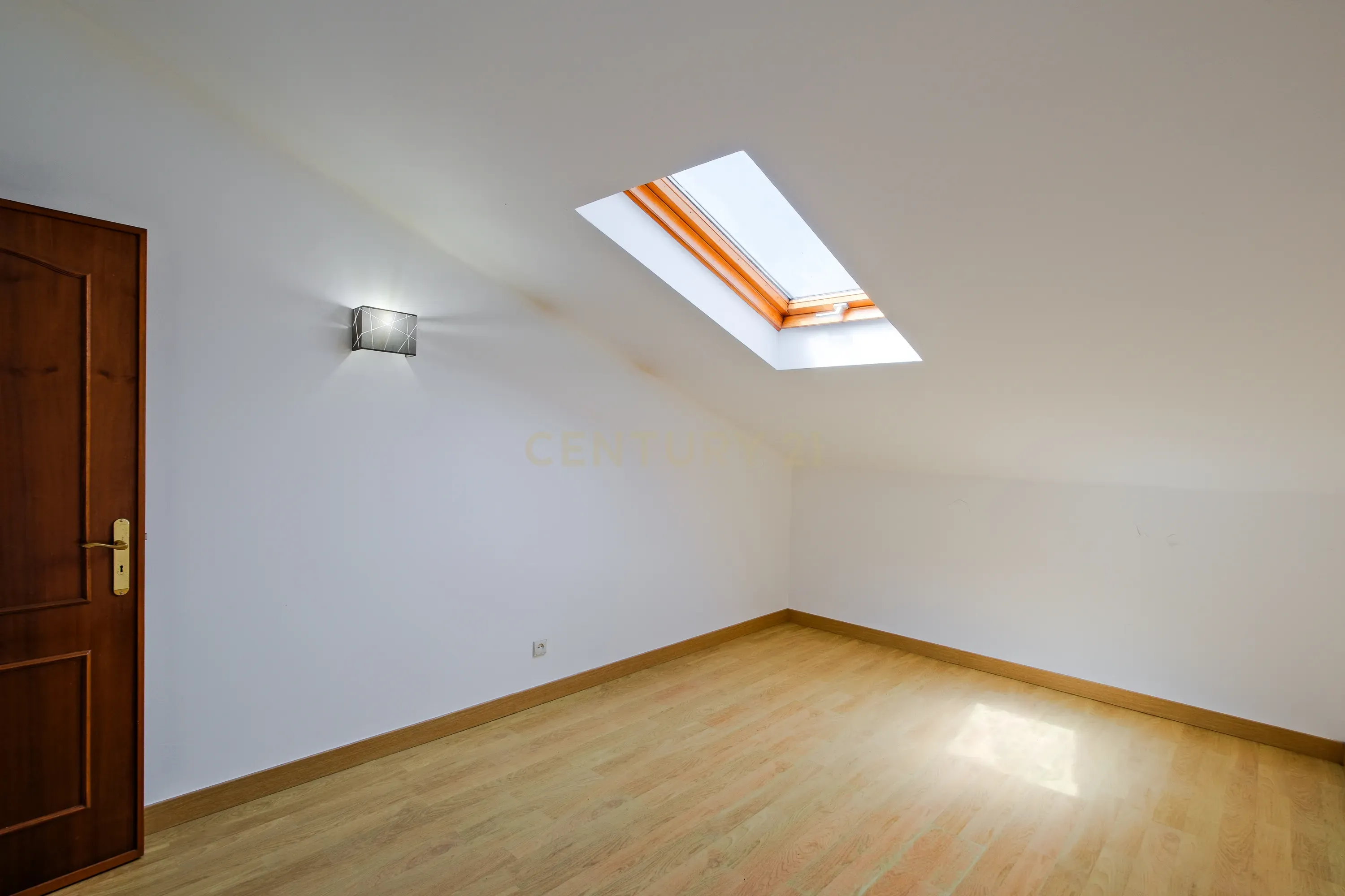 Duplex em Lisboa, Sintra: Espaço e Conforto com Vista Serra Sintra - Image 33