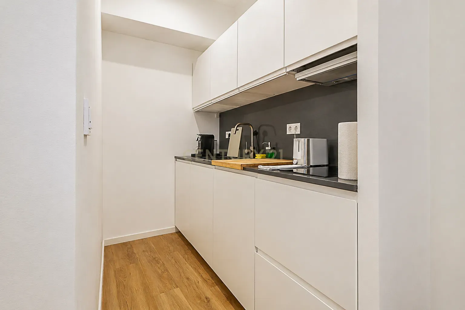 Apartamento T0 mobilado e equipado