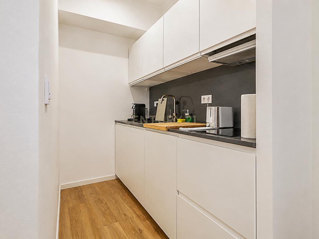 Apartamento T0 mobilado e equipado - Image 1