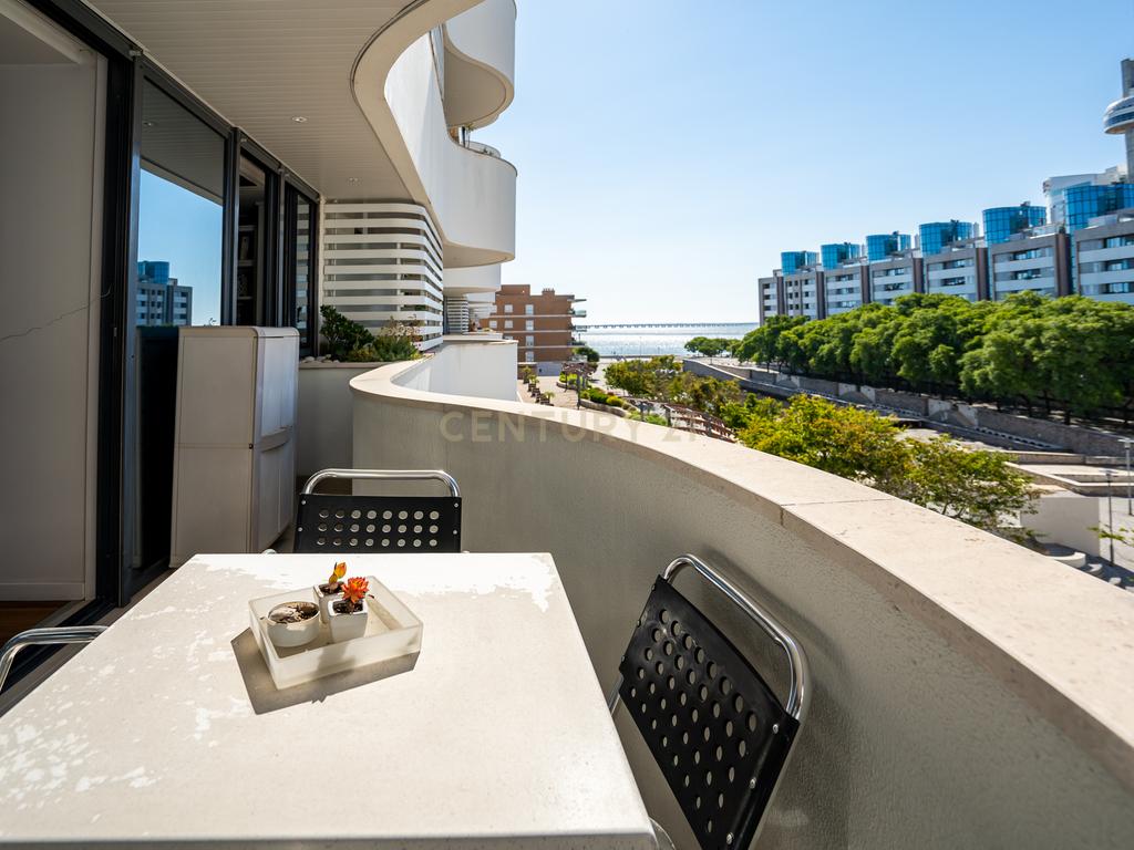 Apartamento T3 Parque das Nações - Image 2