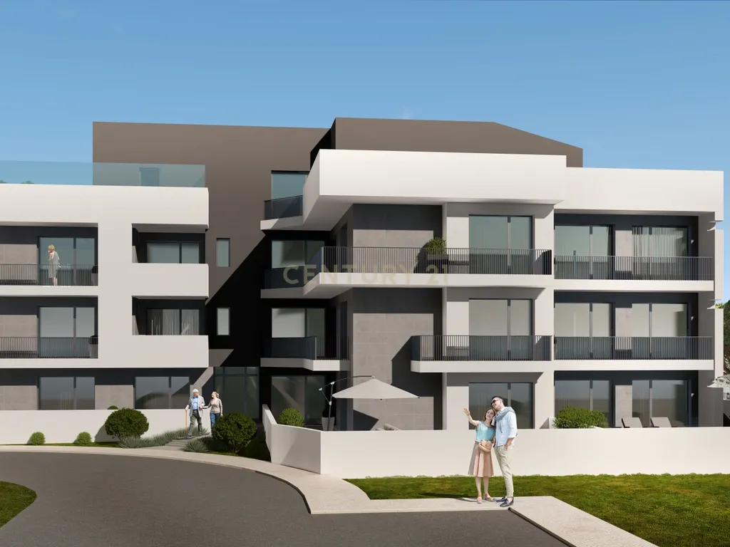 Apartamento T3, em construção, na Urbanização do Casal Belver - Image 1