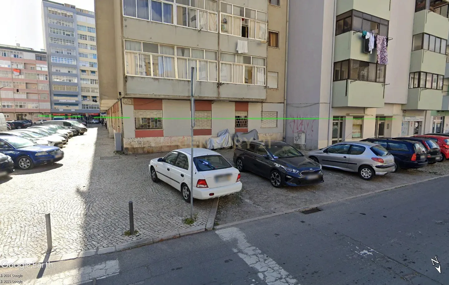 Res de Chão, T1 transformado em T2 com area de 75 m2 em pleno centro da Cidade de Setubal - Image 2