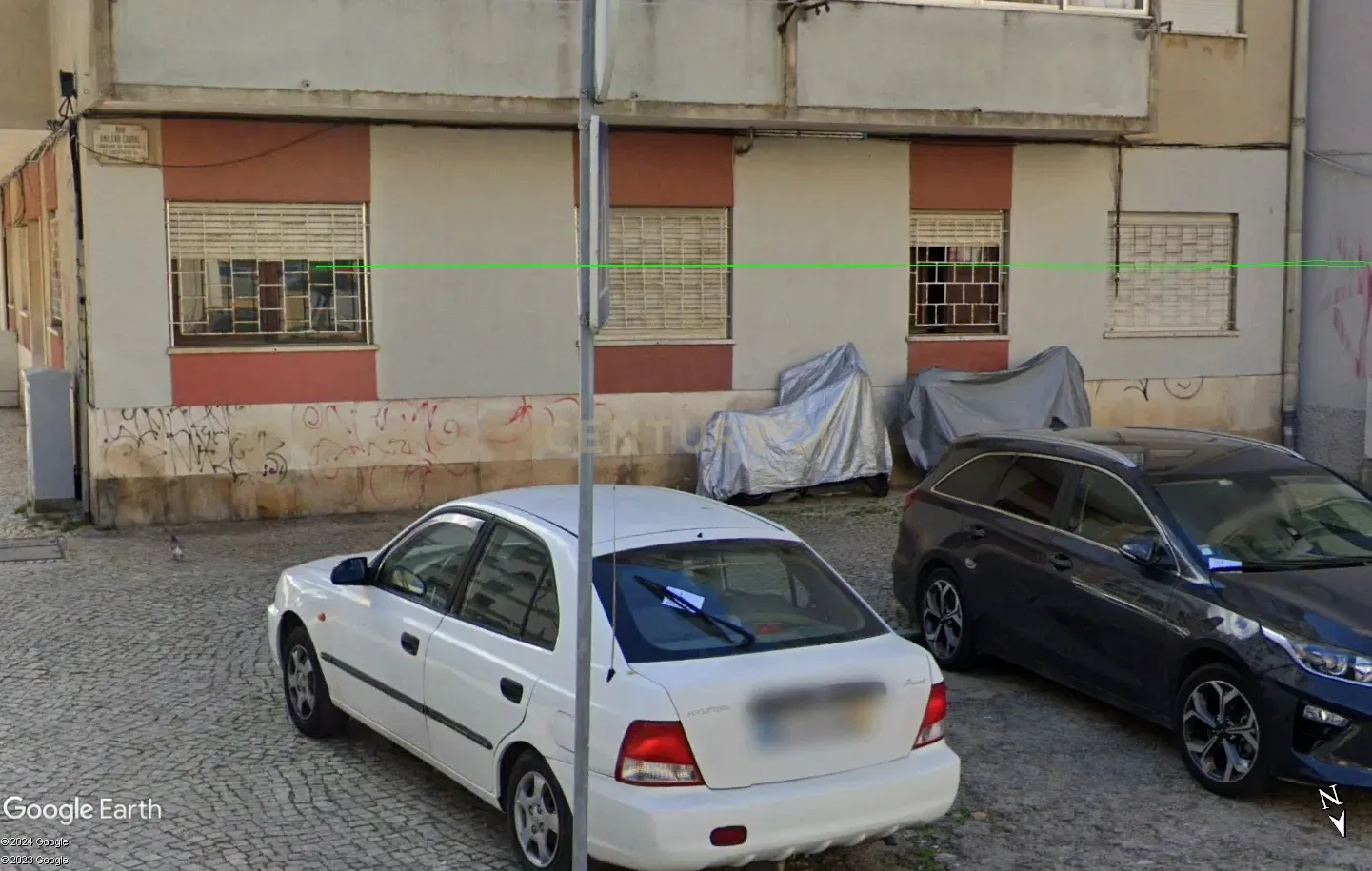 Res de Chão, T1 transformado em T2 com area de 75 m2 em pleno centro da Cidade de Setubal - Image 3