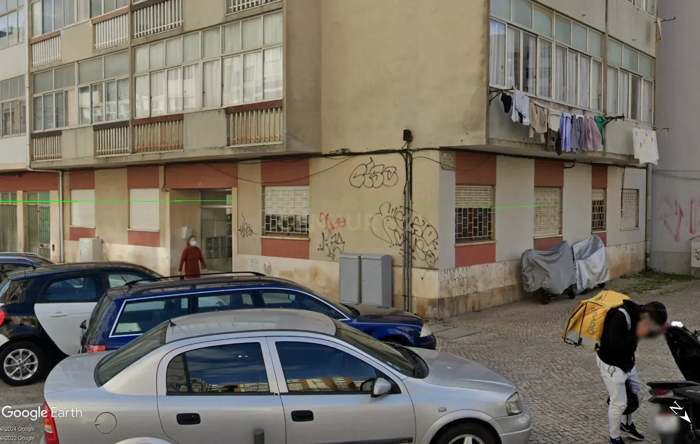 Res de Chão, T1 transformado em T2 com area de 75 m2 em pleno centro da Cidade de Setubal - Image 1
