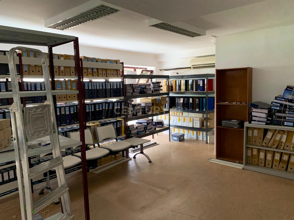 Loja Espaçosa no Lumiar, Lisboa - 190m² por 1990€ - Image 5
