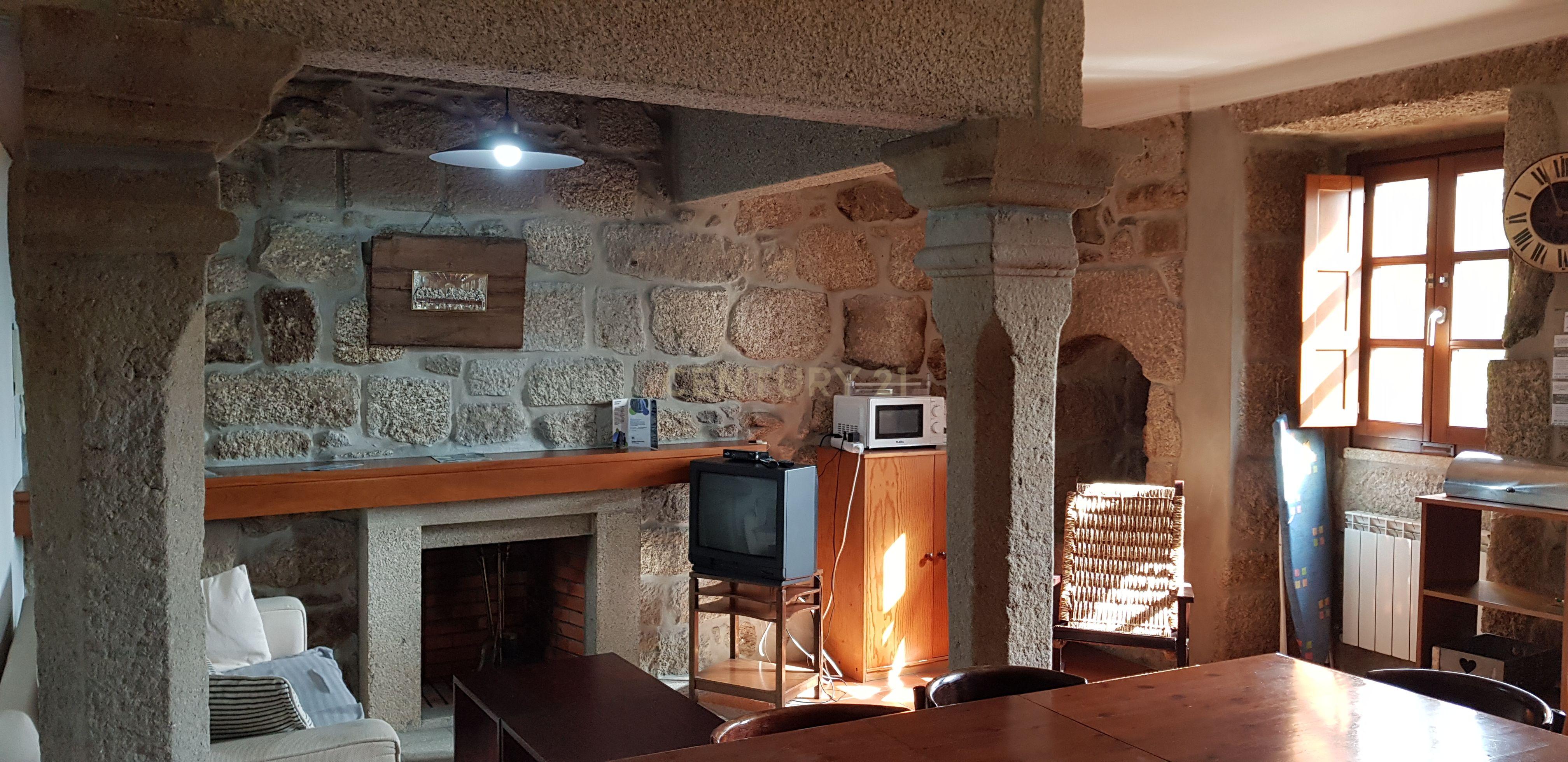 Imóvel com negócio em Montalegre. - Image 10