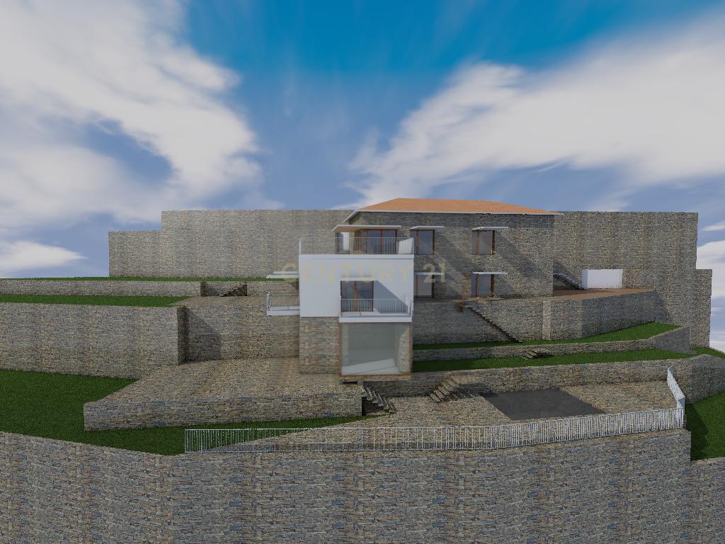 Terreno em Valdigem, com uma área total de 3.350m², oferece vistas panorâmicas sobre o Rio Douro. Tem licença para a construção de uma casa com seis quartos (T6), além de uma vasta área de terreno com vinhas antigas de categoria A. - Image 46