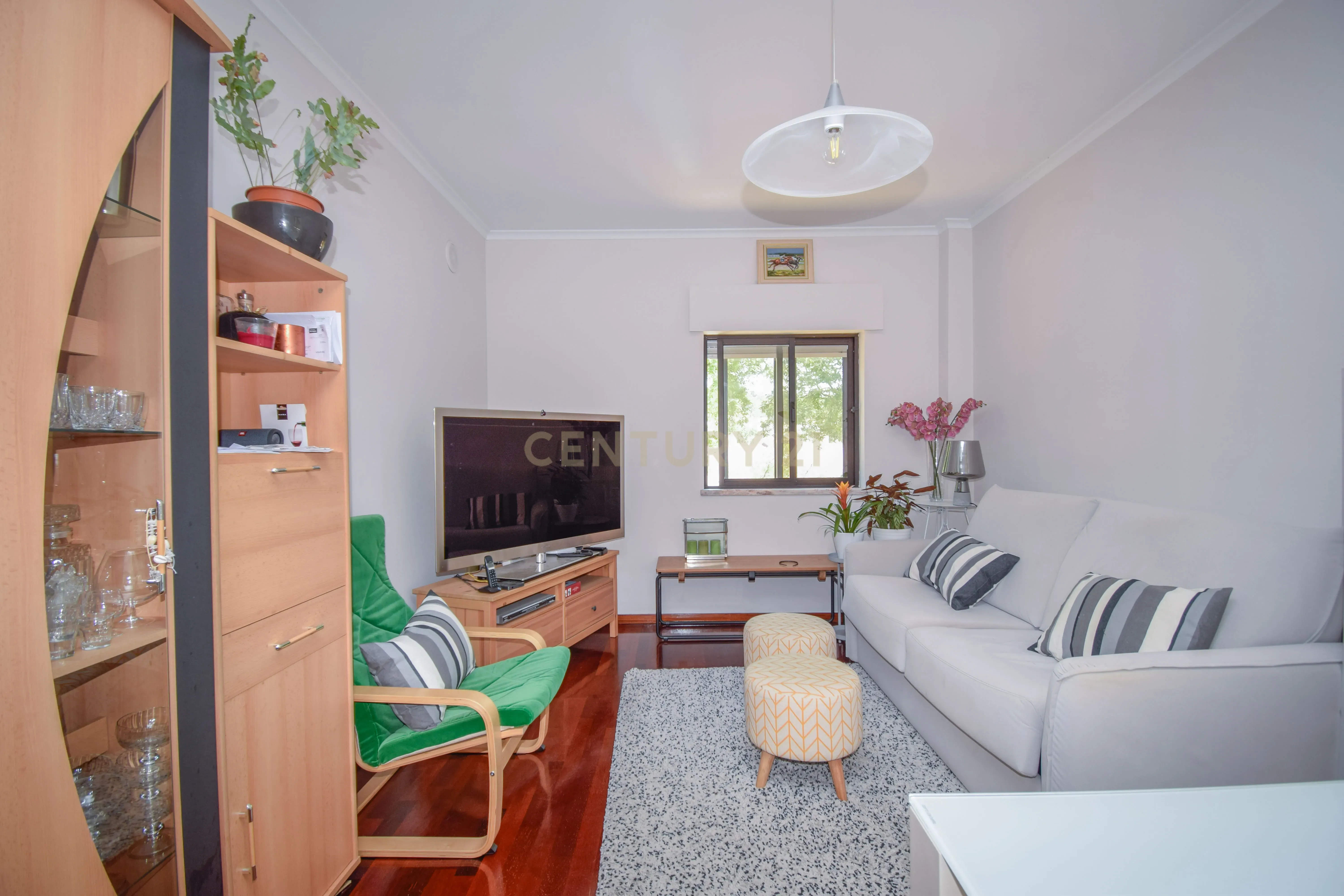 Apartamento T2 Luminoso em Alfragide Sul - Image 7