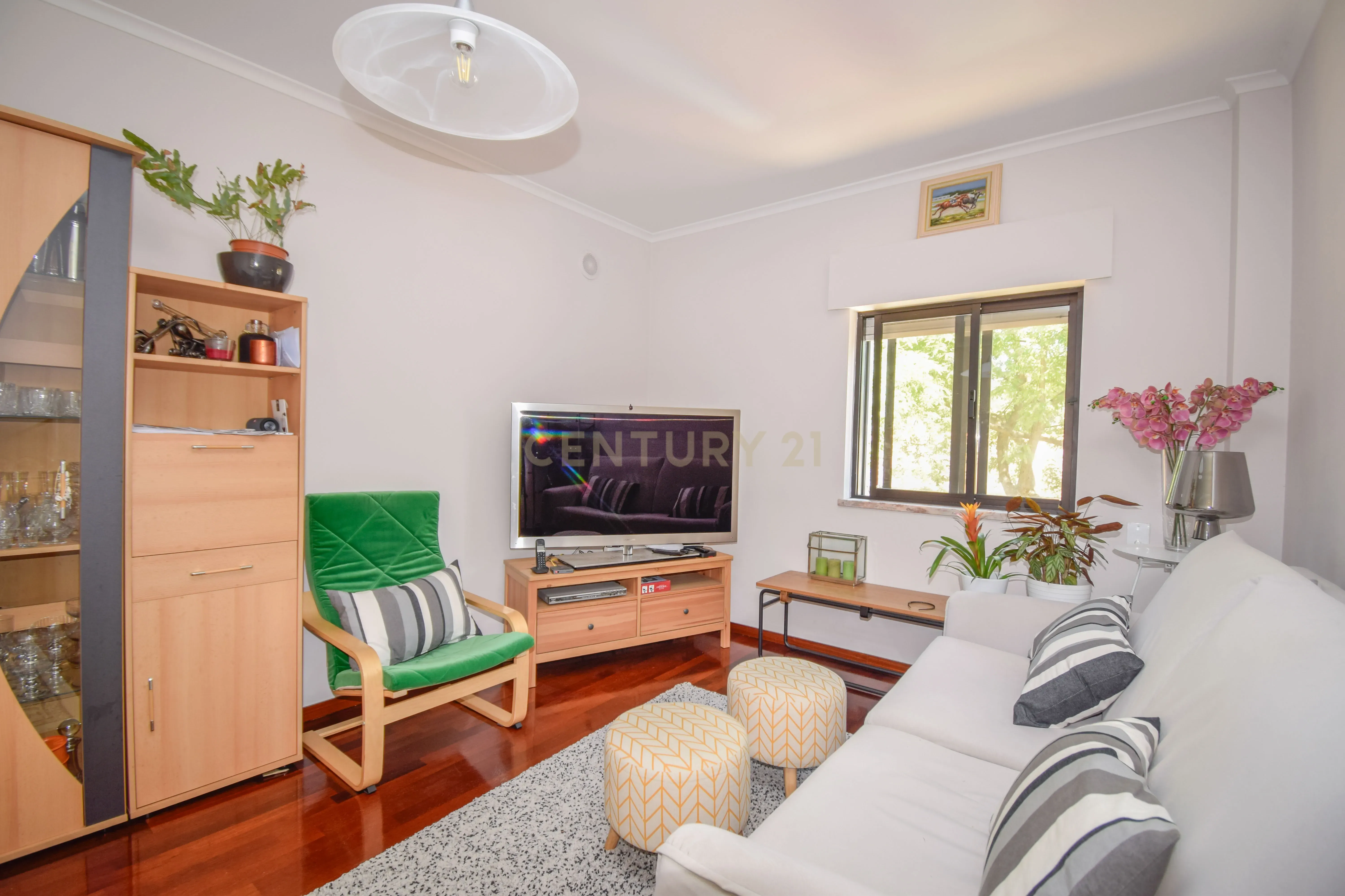 Apartamento T2 Luminoso em Alfragide Sul - Image 8