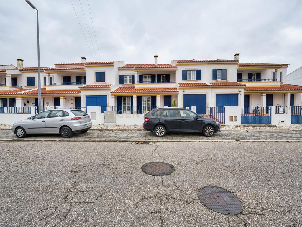 Moradia T4 - Conforto, requinte! - Image 46