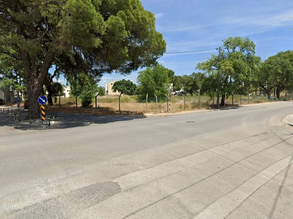 Projeto de construção já com aprovação no Concelho do Barreiro em lote de 12.350 m2 - Image 7