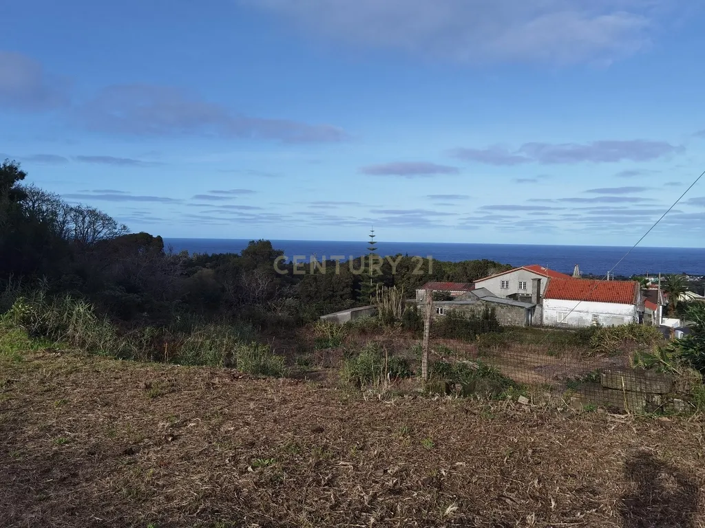 Excelente terreno em zona urbanizável na freguesia dos Biscoitos para construção da sua casa de sonho - Image 2