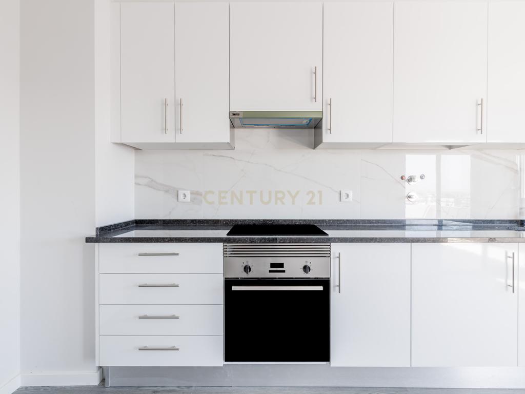 Apartamento T3 Novo no Condomínio "Olhão Residences" com Piscina, Lugar de Garagem e arrecadação. - Image 13