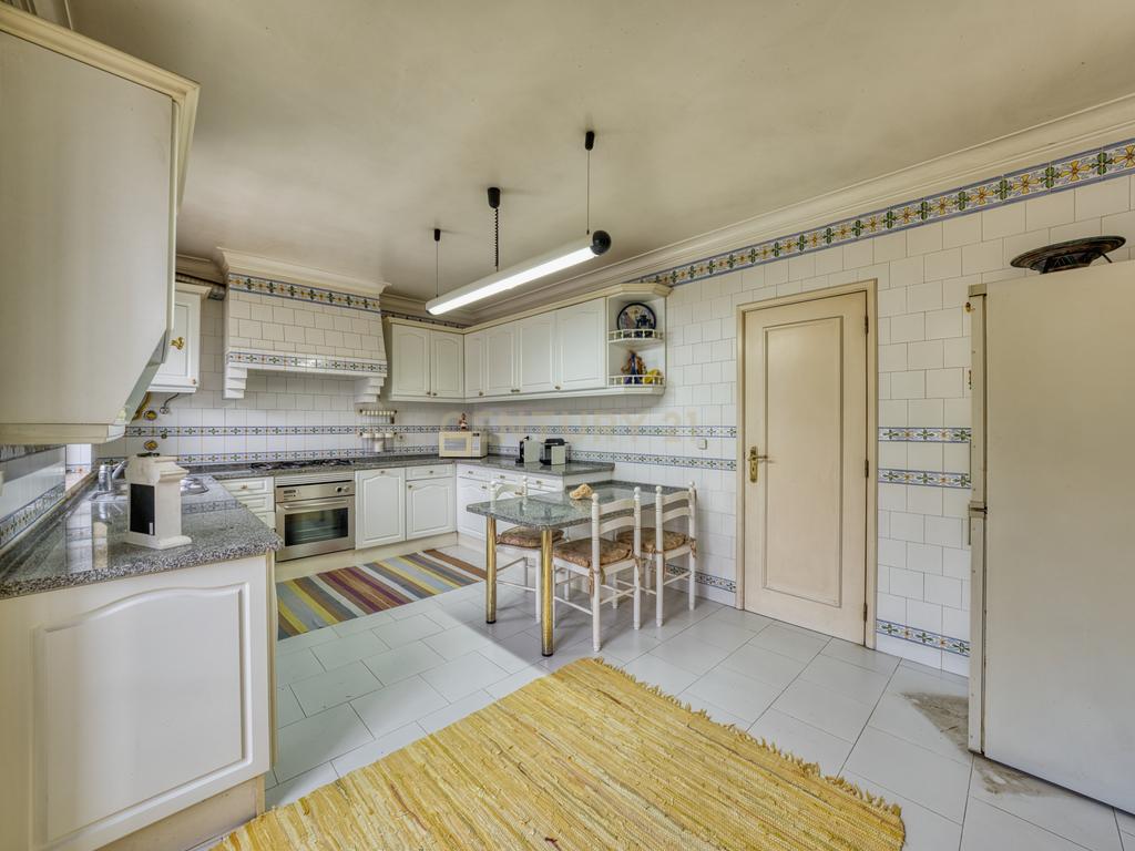 Moradia T4 - Conforto, requinte! - Image 16