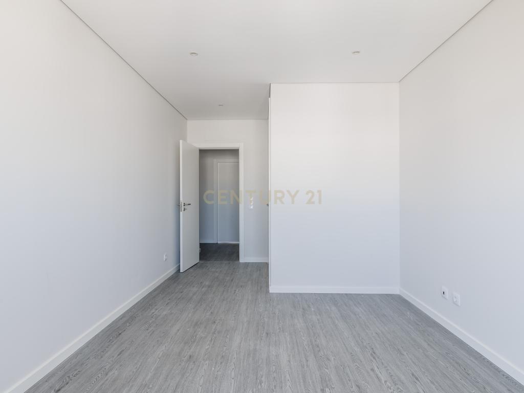 Apartamento T3 Novo no Condomínio "Olhão Residences" com Piscina, Lugar de Garagem e arrecadação. - Image 17