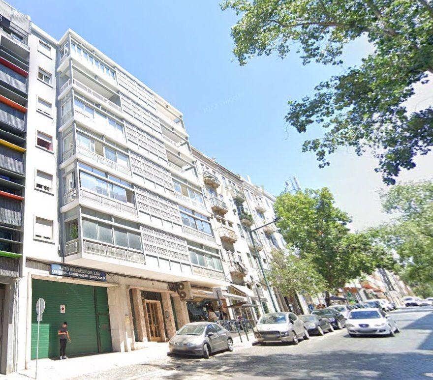 T3 Rua Luciano Cordeiro Parcialmente Remodelado, Suíte e dois WC 5º piso com elevador - Image 21