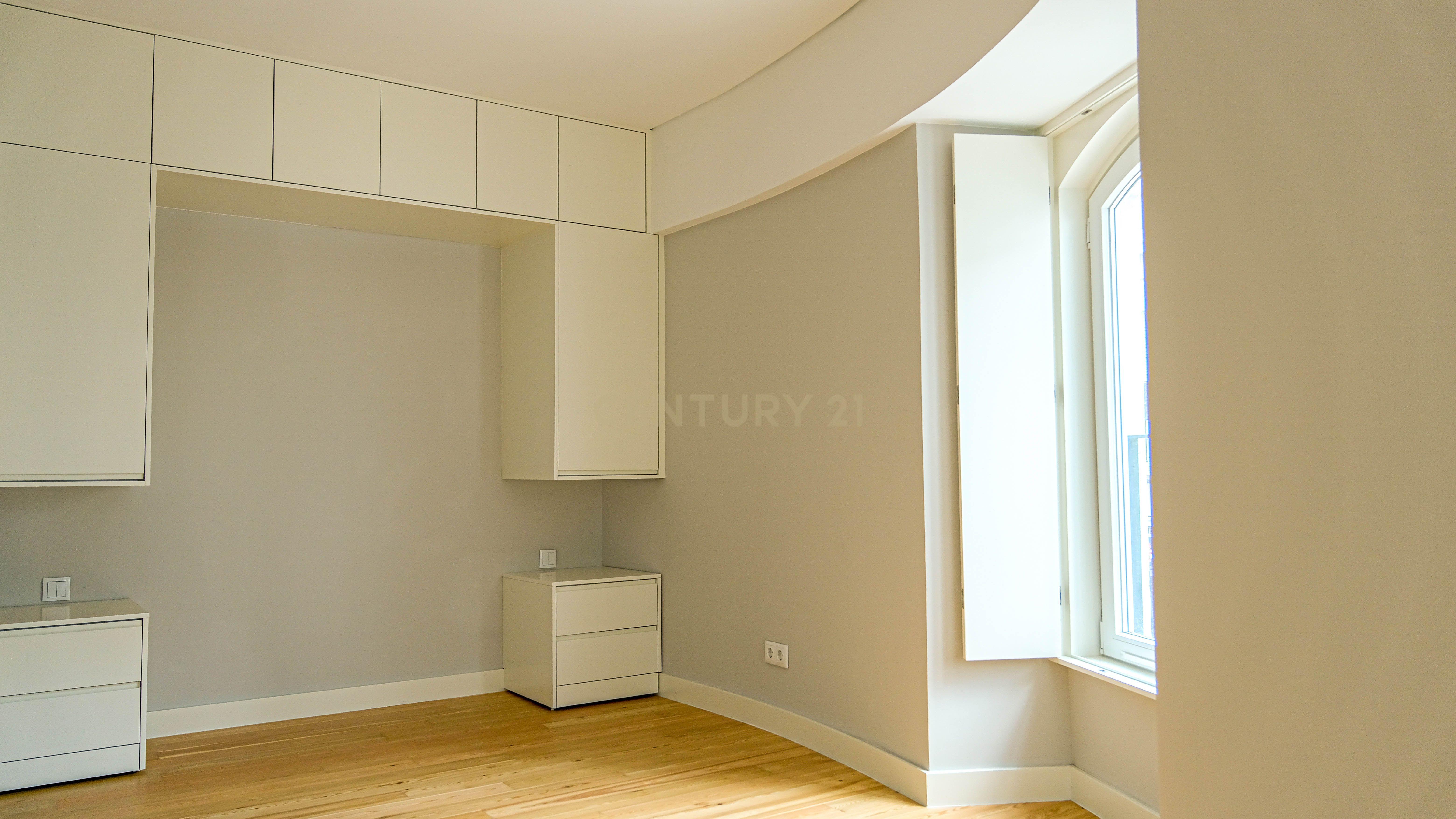 Apartamento T0 Novo em Campolide - Image 6