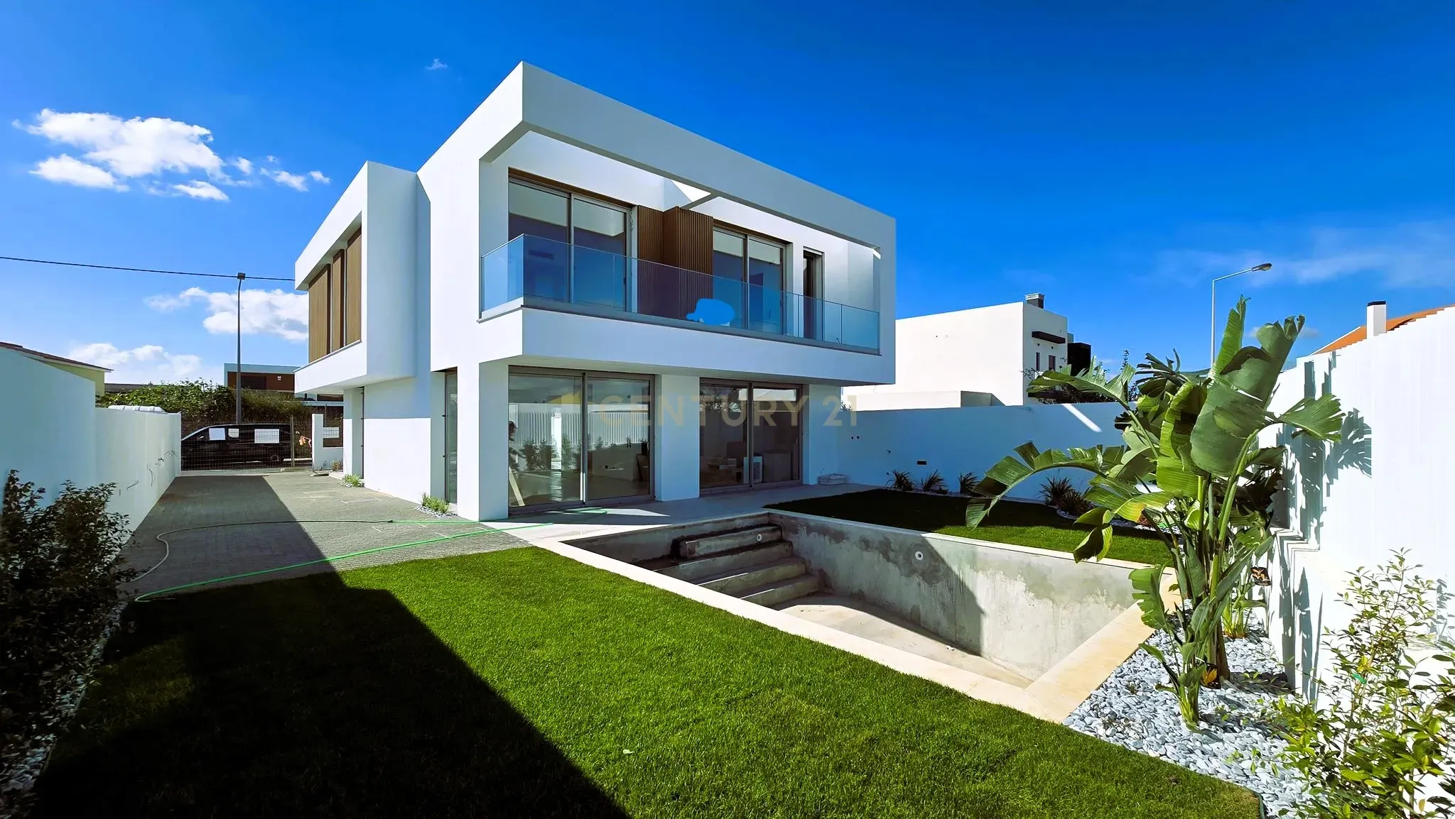 Excelente moradia T5 Conceição da Abóboda, boas áreas, ótima exposição solar, Piscina e bonito jardim - Image 3