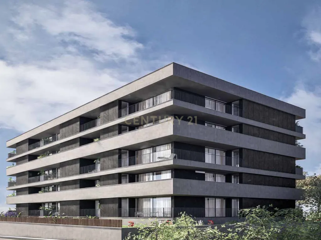 Apartamento T3 com terraço, em condomínio com piscina e jardim - Image 10