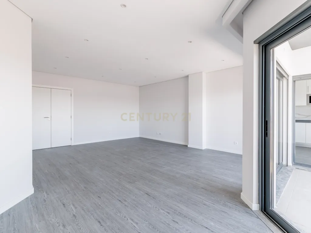 Apartamento T3 Novo no Condomínio "Olhão Residences" com Piscina, Lugar de Garagem e arrecadação. - Image 7