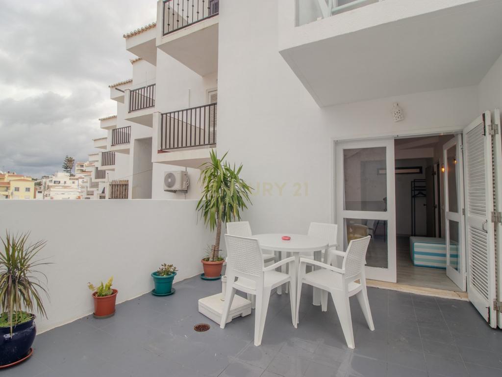 Apartamento Duplex a poucos metros da praia na encantadora Vila de Carvoeiro - Image 1