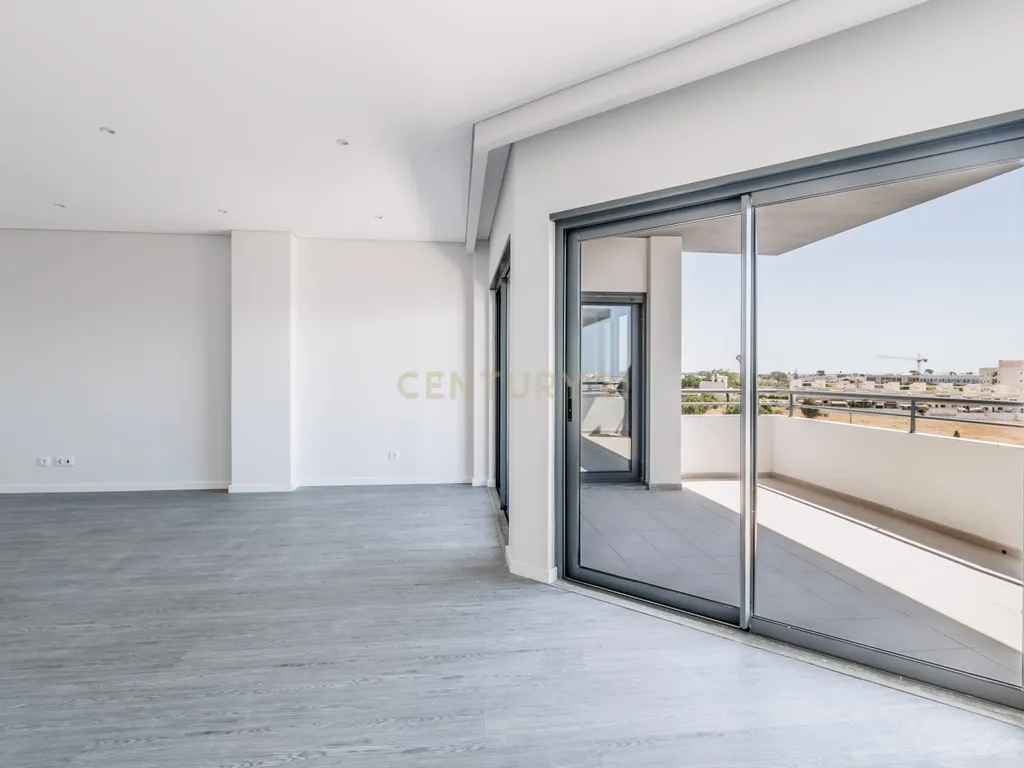 Apartamento T3 Novo no Condomínio "Olhão Residences" com Piscina, Lugar de Garagem e arrecadação. - Image 6