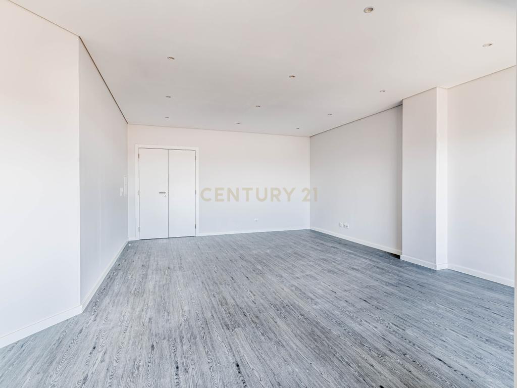 Apartamento T3 Novo no Condomínio "Olhão Residences" com Piscina, Lugar de Garagem e arrecadação. - Image 5