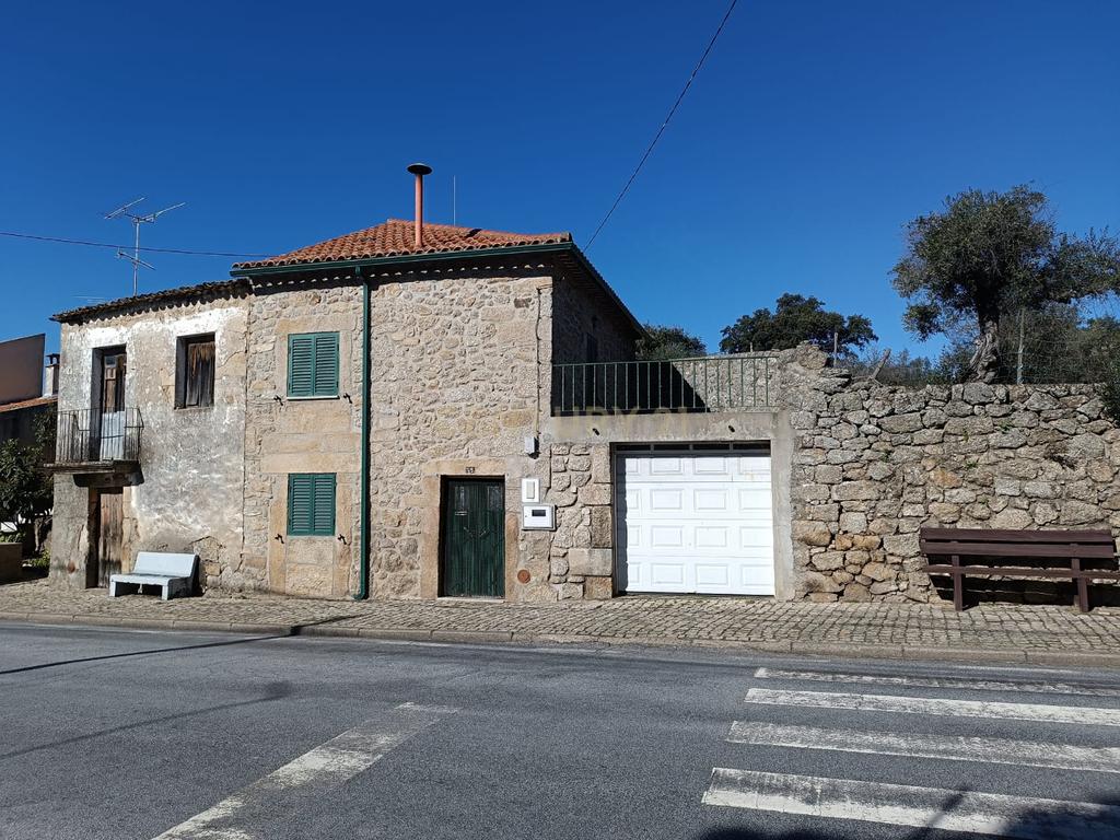 Excelente Moradia T3 São Miguel D acha, Castelo Branco - Image 2