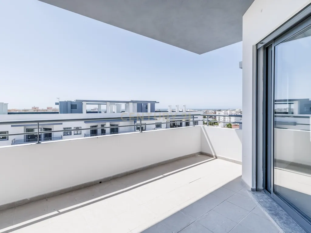 Apartamento T3 Novo no Condomínio "Olhão Residences" com Piscina, Lugar de Garagem e arrecadação. - Image 8