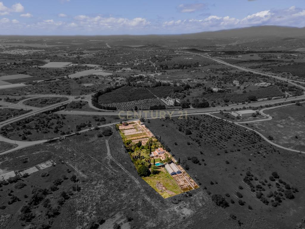 Oásis Privado com Grande Potencial Comercial em Lagoa (Algarve)   - Image 15