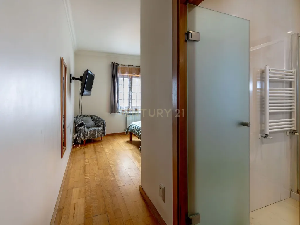 Moradia T5, Charneca da Caparica - Image 28
