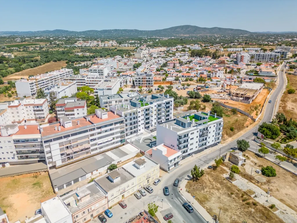 Apartamento T3 Novo no Condomínio "Olhão Residences" com Piscina, Lugar de Garagem e arrecadação. - Image 32