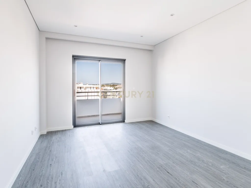 Apartamento T3 Novo no Condomínio "Olhão Residences" com Piscina, Lugar de Garagem e arrecadação. - Image 20