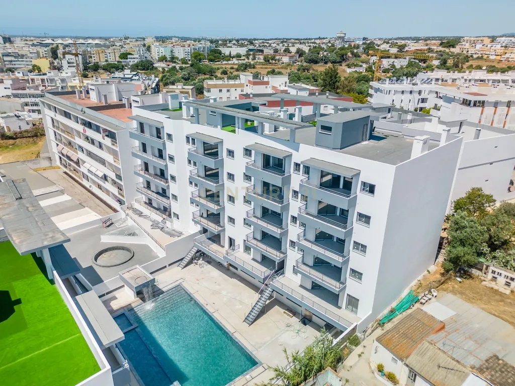 Apartamento T3 Novo no Condomínio "Olhão Residences" com Piscina, Lugar de Garagem e arrecadação. - Image 35