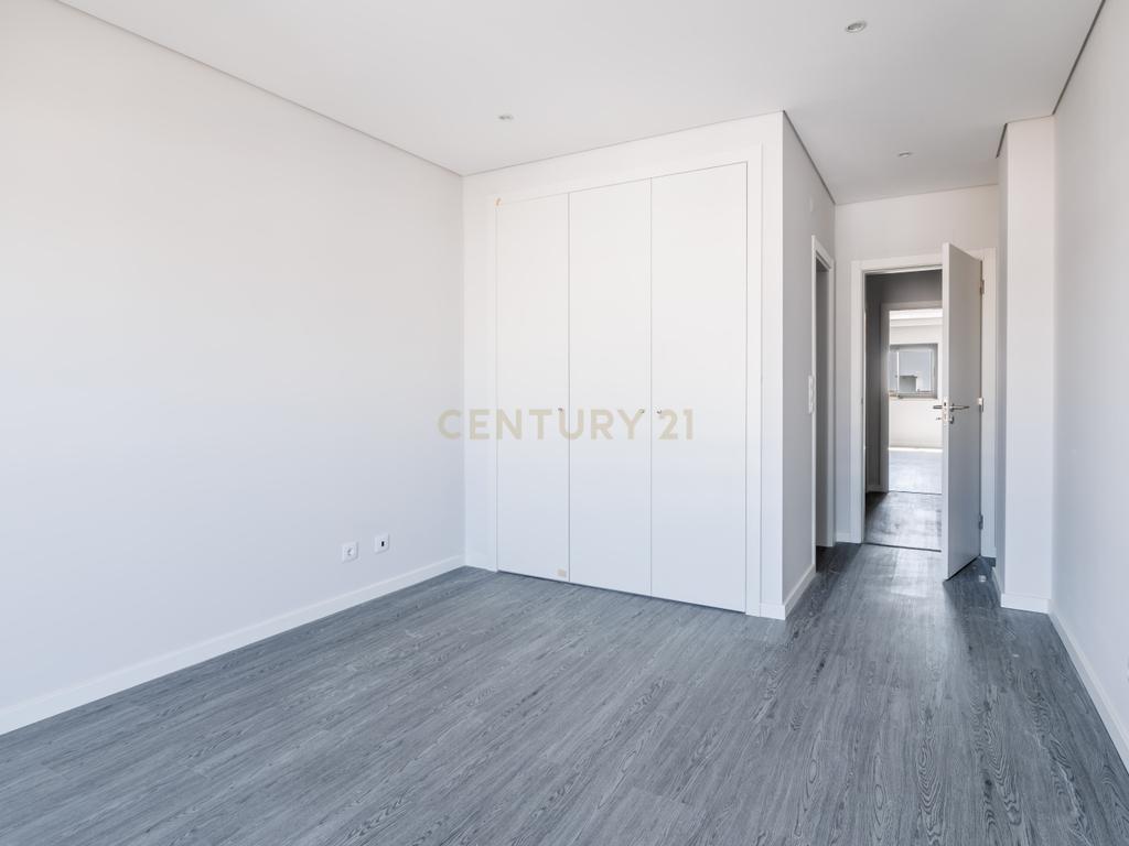 Apartamento T3 Novo no Condomínio "Olhão Residences" com Piscina, Lugar de Garagem e arrecadação. - Image 21