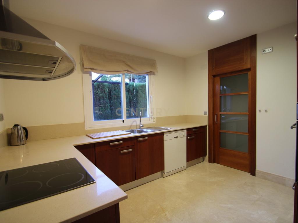 undefined - Image 4