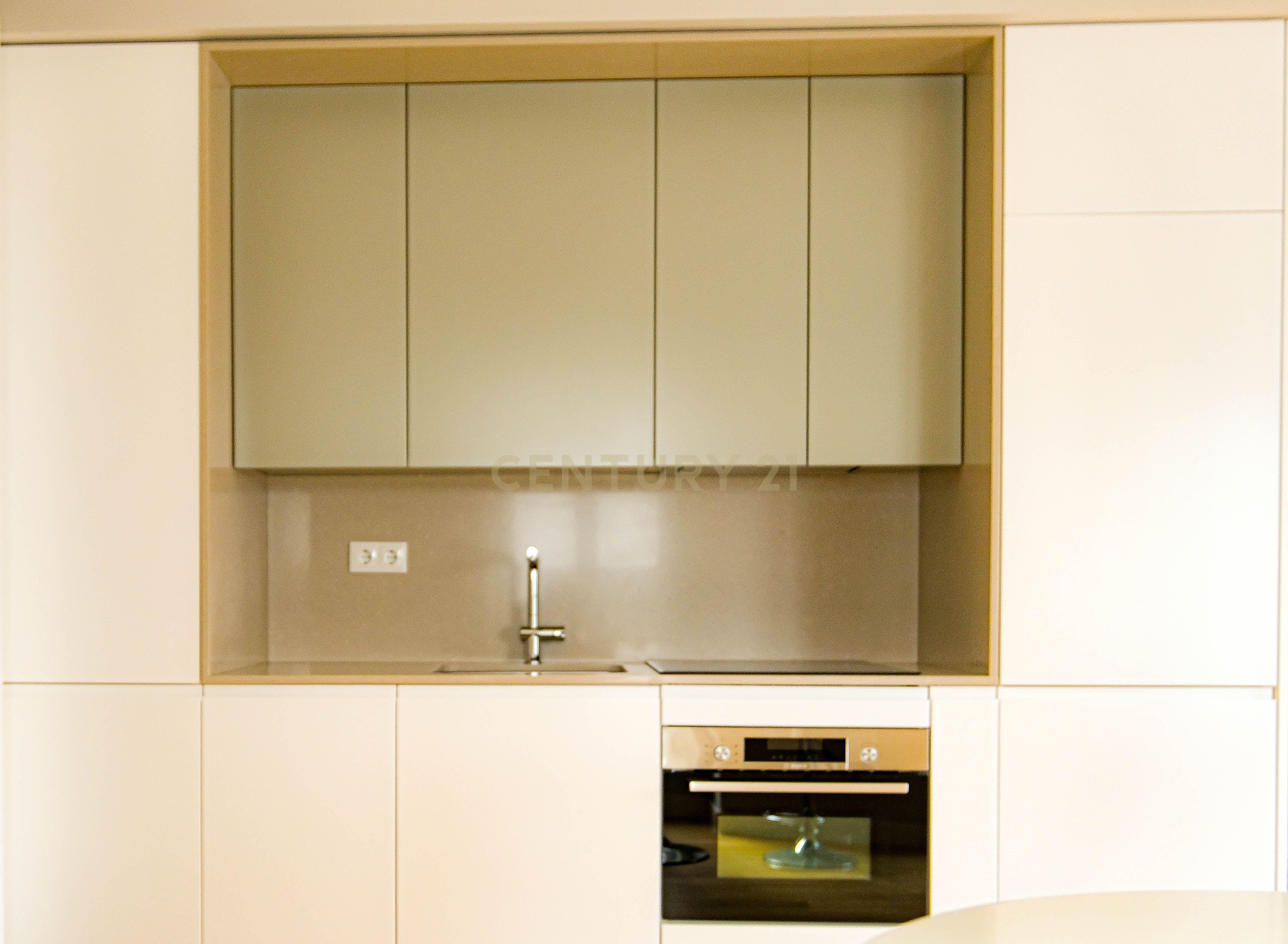 Apartamento T0 Novo em Campolide - Image 9