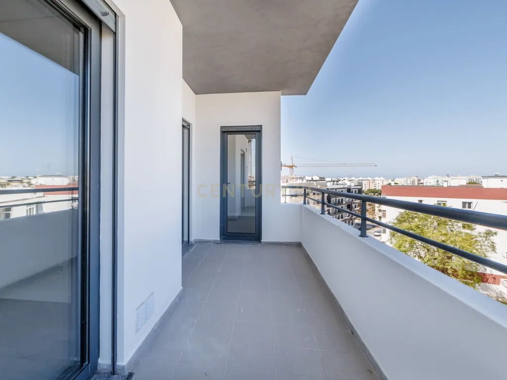 Apartamento T3 Novo no Condomínio "Olhão Residences" com Piscina, Lugar de Garagem e arrecadação. - Image 11