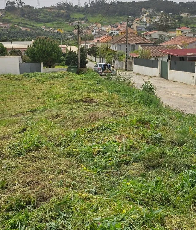 Terreno Urbano com 1200mts2 em Camarões, Almargem do Bispo, Sintra - Image 1