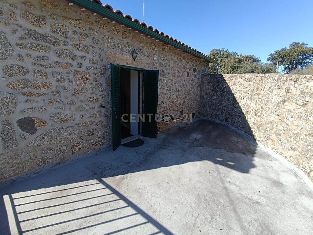 Excelente Moradia T3 São Miguel D acha, Castelo Branco - Image 19