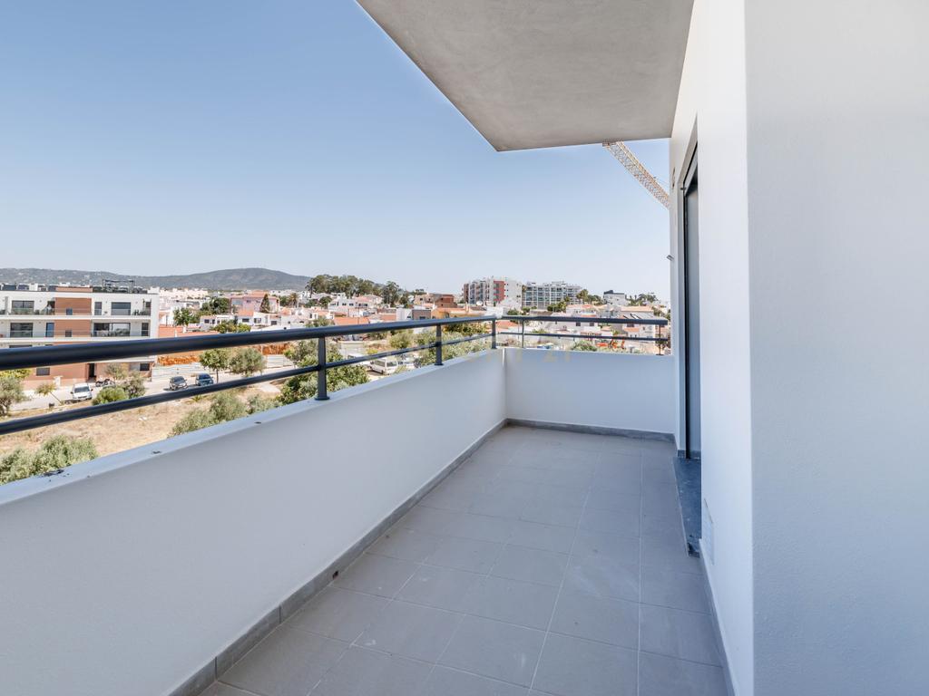 Apartamento T3 Novo no Condomínio "Olhão Residences" com Piscina, Lugar de Garagem e arrecadação. - Image 22