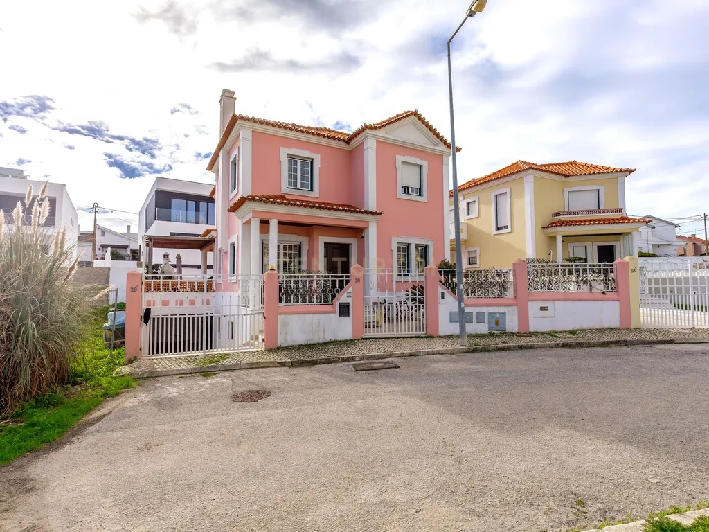 Moradia T5, Charneca da Caparica - Image 2