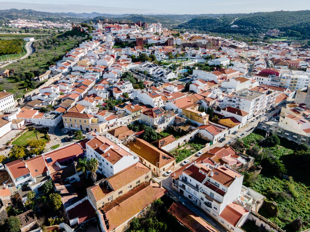 Moradia Remodelada no Centro de Silves – Conforto e Praticidade! - Image 32