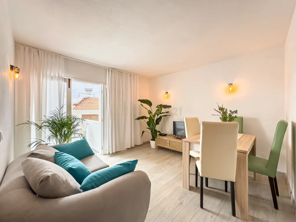 Apartamento Duplex a poucos metros da praia na encantadora Vila de Carvoeiro - Image 2