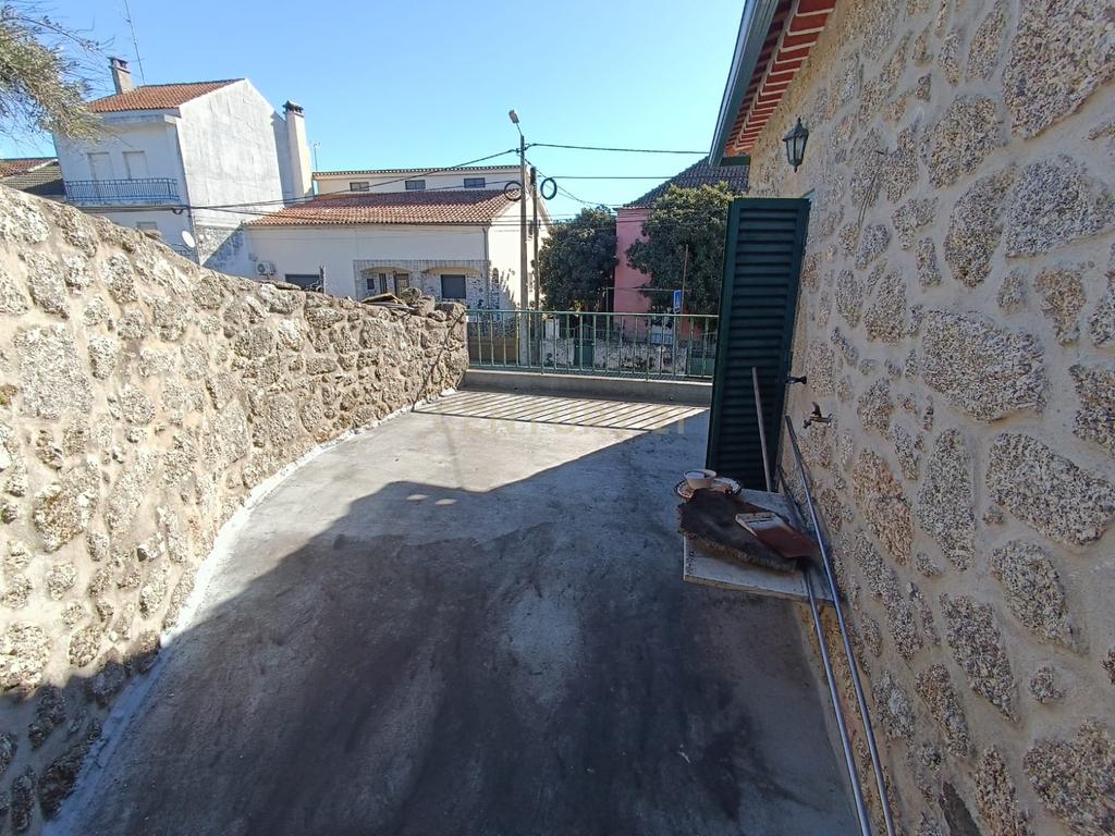Excelente Moradia T3 São Miguel D acha, Castelo Branco - Image 17
